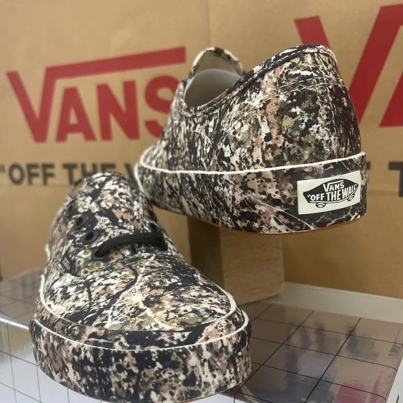 Vans Men’s Authentic
(Moma) Jackson Pollock Sneakers
VN0A2Z5|18K Abstract Black - Picture 8 of 16